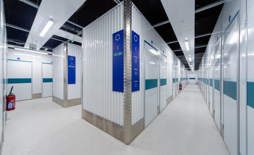 Comment organiser efficacement l’espace dans une location de box pour stockage ?