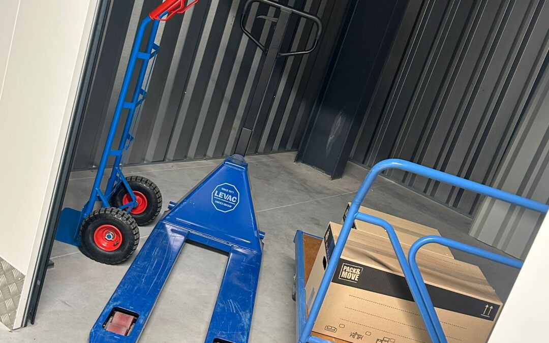 Quelles erreurs faut-il éviter avant de réserver un garde-meuble à Villefontaine pour stocker ses affaires ?