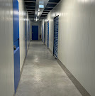 La location de box à Bourgoin Jallieu permet-elle de stocker du matériel saisonnier ?